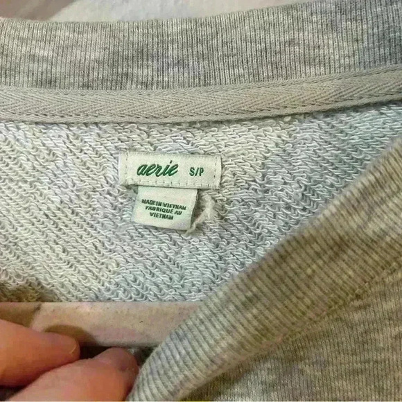 Aerie Cropped Grey Crewneck Pullover Sweater Women’s Size Small Gray Long Sleeve - Picture 3 of 4